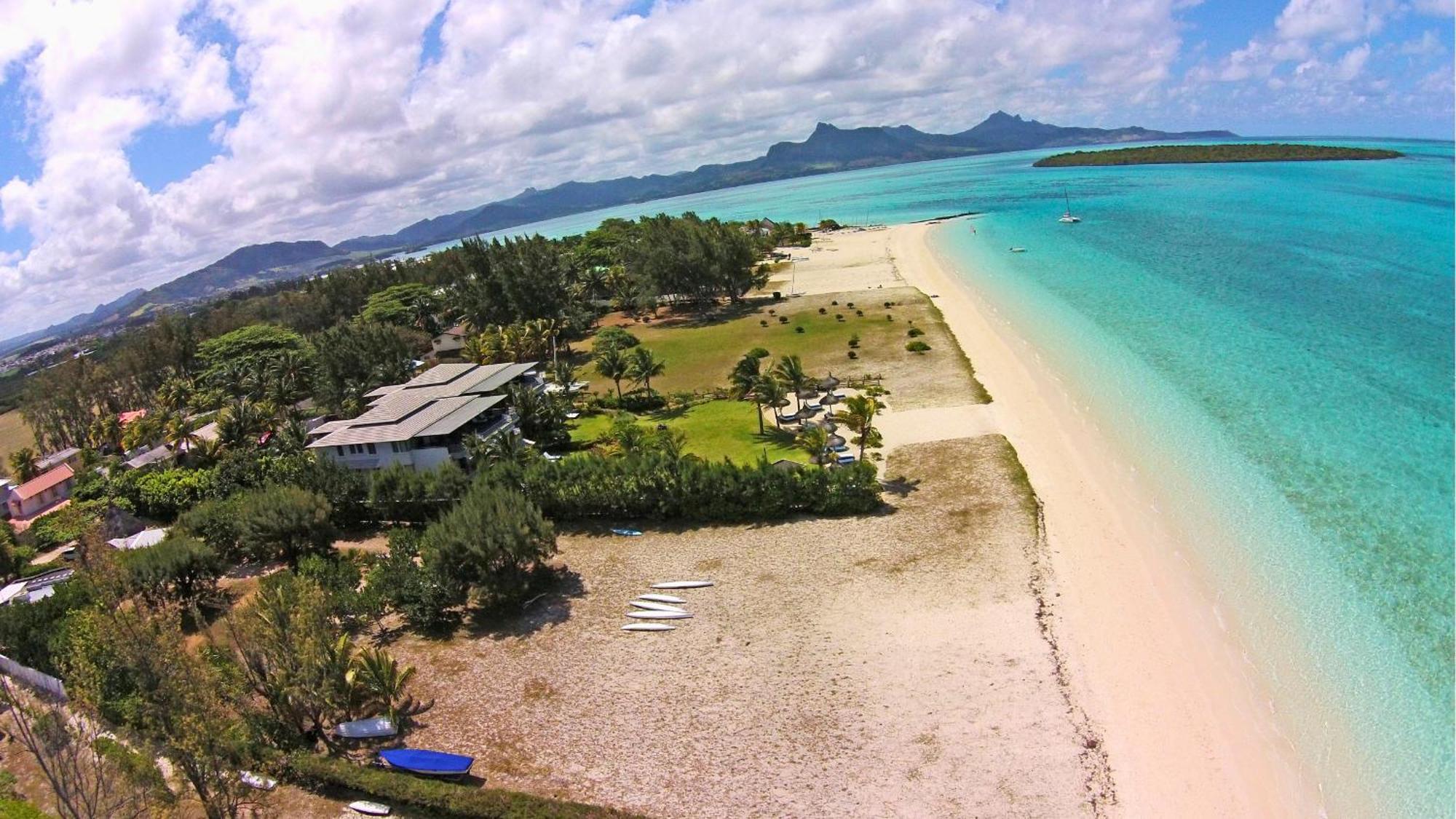 Paradise Beach By Horizon Holidays Пуэнт-д'Эсни Экстерьер фото